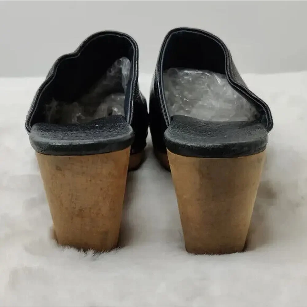 Vintage Black Ugg Clogs Size US 8